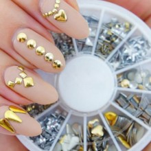 Professional Nail Haute Qualité Manucure 3D Art Décorations Roue d'or et d'argent Montants de métal Dans 12 formes différentes P